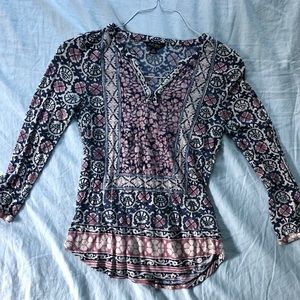 Never worn Lucky Brand 3/4 sleeve v neck